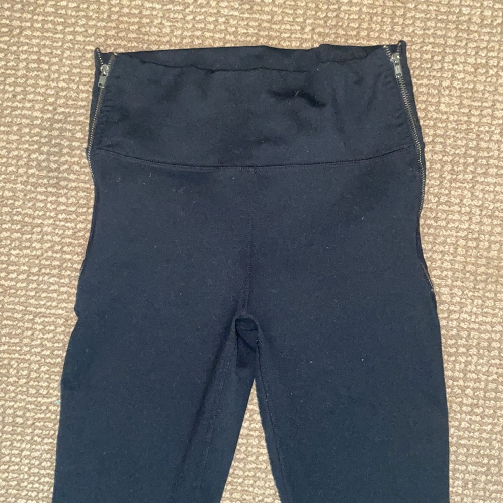 Fabletics - Picture 2 of 3